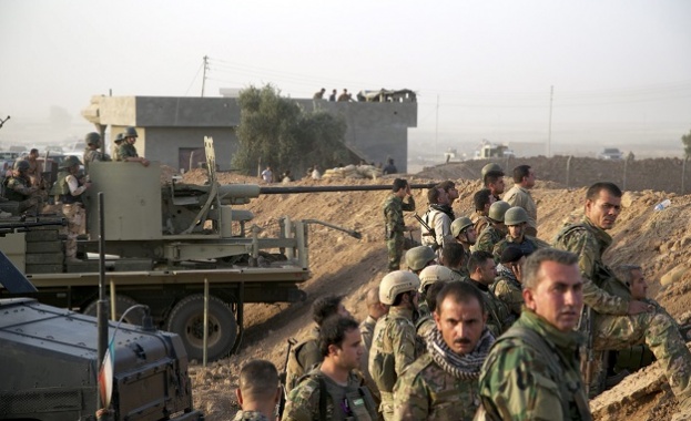 Сирийските кюрди освободиха половината от Ракка