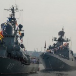 100 хиляди души се събраха да гледат военноморския парад в Севастопол