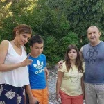 Бос и по потник, Радев е по-близо до света на Лили и Митко, другото е снобария