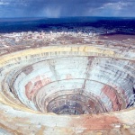 Откриха един от миньорите, блокирани в сибирската диамантена мина