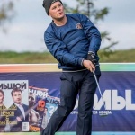 Шампион по голф обезглави майка си