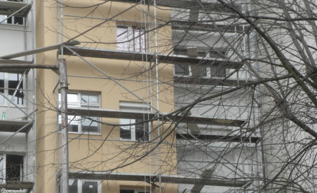 Строителен работник падна от скеле и загина в Бургас