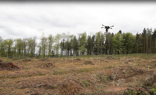 Дронове засаждат гора в Мианмар