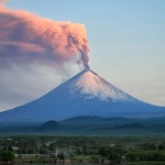 Вулкан в Камчатка изхвърли пепел на 6000 метра височина