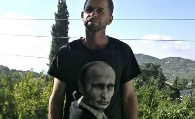 Сирийци обличат тениски с лика на Путин в знак на благодарност (видео)