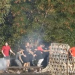 Жесток бой на мач в Пазарджик, пернишки фен стреля с пушка (видео)