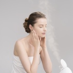 Panasonic представя новия уред за парна баня за лице с нано-йонна технология за сияйна, подхранена кожа