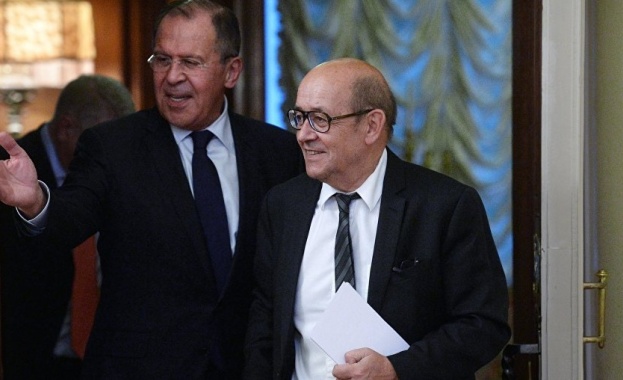 Лавров обсъди ситуацията в Сирия с френския външен министър Льо Дриан