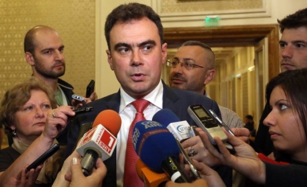 Жельо Бойчев: Защо премиерът не дойде в парламента да отговори на важните въпроси за ЧЕЗ?