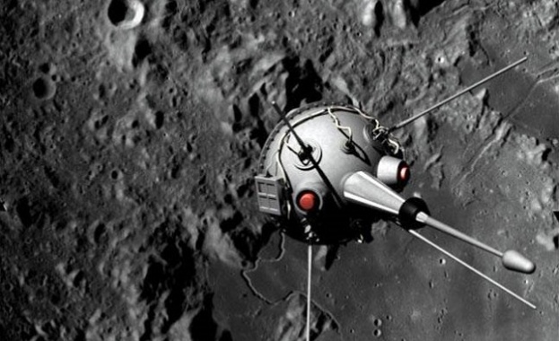 На 12 септември е изстреляна 'Луна 2' - първият апарат, достигнал Луната