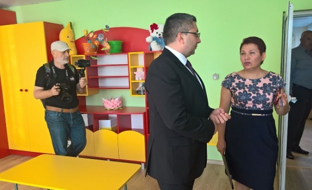 Министър Нанков откри ремонтирана с над 290 хил. лв. детска градина в с. Дамяница