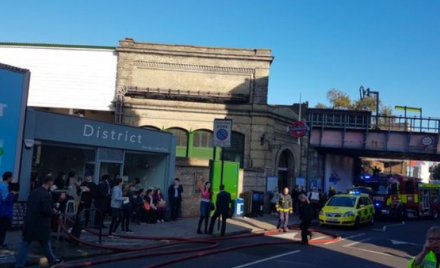 Един убит и двама ранени при нападение на лондонска метростанция
