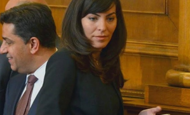 Теодора Халачева пита министъра на вътрешните работи за играта "Син кит"