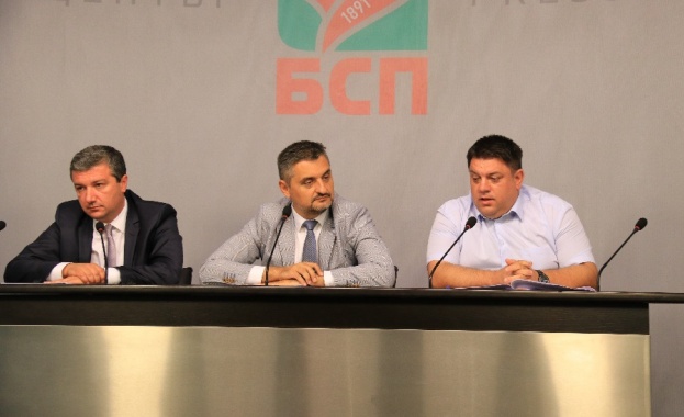 Кирил Добрев: Няма как голо и босо МВР да се бори с престъпността