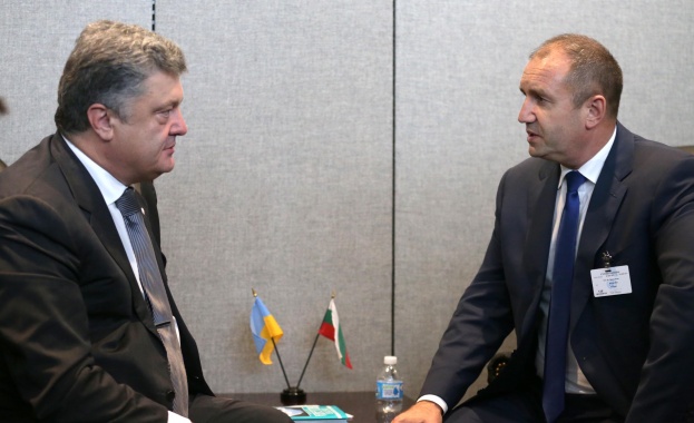Радев се срещна с Порошенко, Украйна гарантира правата на българското малцинство