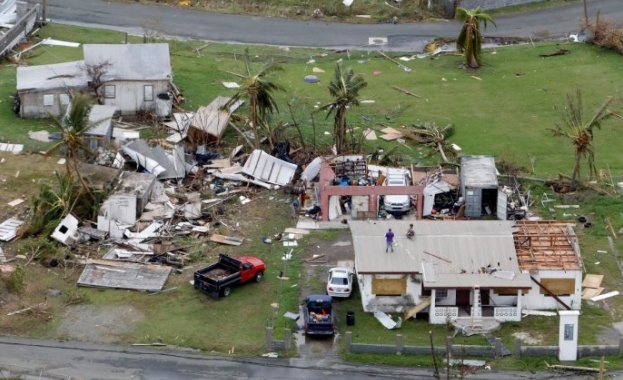 Расте броят на жертвите на урагана "Мария"