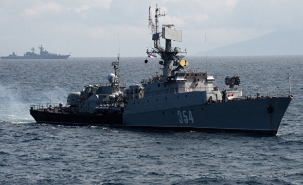 Русия и Китай отработиха как се неутрализира кораб-нарушител в Охотско море