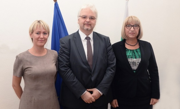 Министър Цачева се срещна с председателя на Комитета против изтезанията Микола Гнатовский