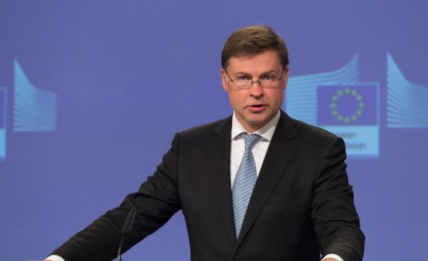 Домбровскис: Няма да спрем нито една държава по пътя към еврото