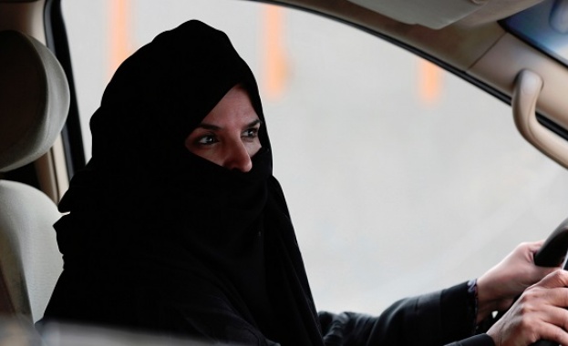 Жените в Саудитска Арабия вече могат да шофират 
