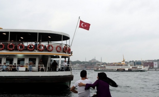 Турция спира фериботите до гръцките острови