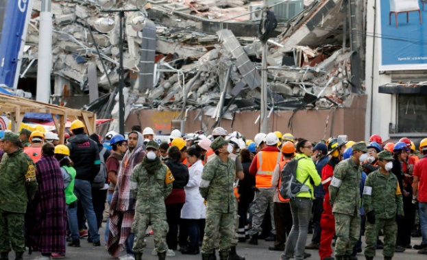 Извънредно положение в 33 общини в Мексико заради силното земетресение