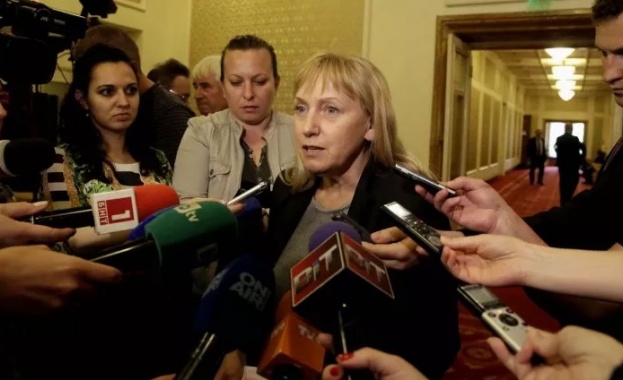 Елена Йончева: ГЕРБ са организирана престъпна група Елена Йончева: ГЕРБ са организирана престъпна група