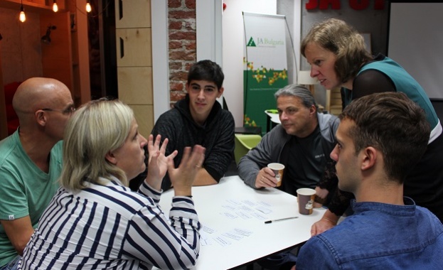 JA България разработи учебен курс по зелено предприемачество