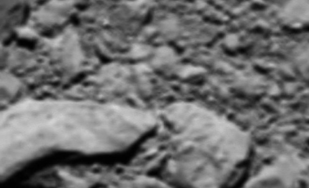 Година след разбиването си сондата "Розета" изпрати снимка от повърхността на комета