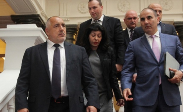 Политици с честни имена