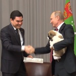Кучето Верний пристигна като подарък за Путин от президента на Туркменистан (видео)
