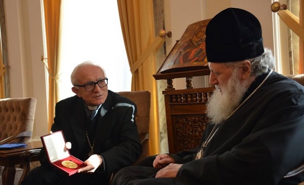 Българският патриарх Неофит прие папския нунций в България
