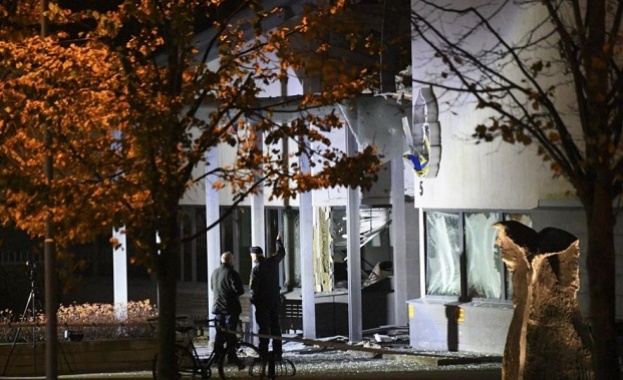 Мощна експлозия пред полицейски участък в Швеция 