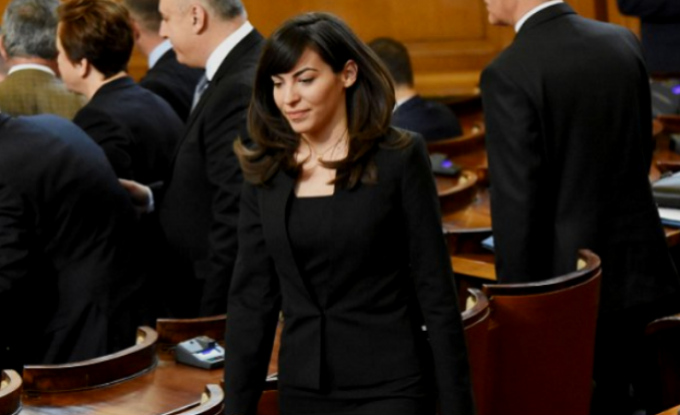 Теодора Халачева: Младите хора на България не са приоритет за управляващото мнозинство 