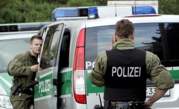 Неизвестен мъж нападна с нож и рани няколко души в центъра на Мюнхен