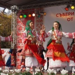 БНТ2 подари на зрителите пъстър фолклорен спектакъл по повод шестата си годишнина  
