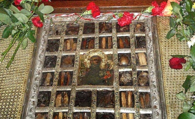 Чудотворната икона от Рилския манастир ще посети Ловчанска епархия