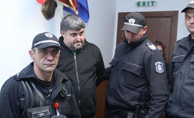 Съдът решава дали да остави Спас/Александър в ареста 