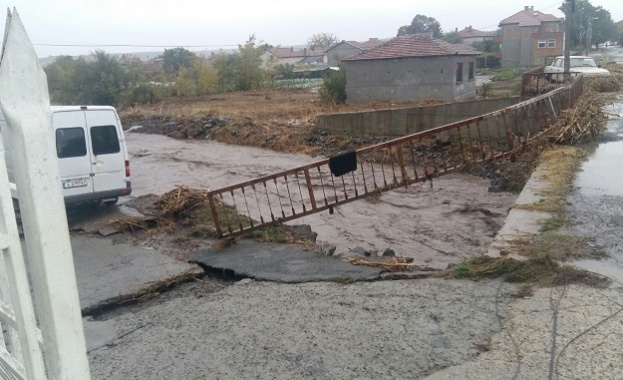 Описват щетите от наводненията в Бургаско
