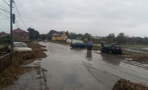 Пети ден продължава издирването на изчезналата жена след потопа в Бургаско