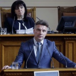 Университетите трябва да се заключват вечер, защото ще влезе някое куче и ще завърши