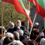 Александър Симов: Цинизмът на властта – няма пари за пенсии, но за саниране и партийните им фирми има