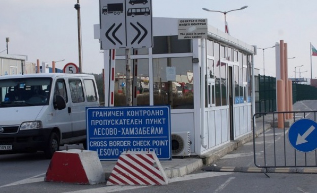 Иззеха 234 200 къса 11 710 кутии контрабандни цигари