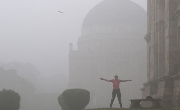В Делхи затвориха всички училища заради "непоносимо" замърсяване 