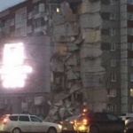 Девететажна сграда се срути в Ижевск, има един загинал