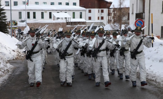 Български военнослужещи от 101-ви алпийски батальон демонстрираха способностите си пред  колегите си от Румъния