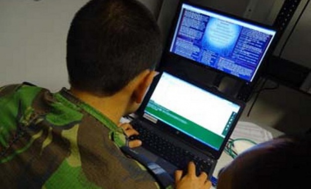 НАТО създава общ център за кибероперации