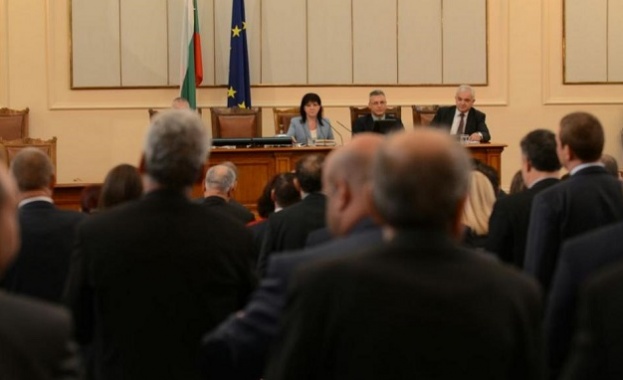 БСП внесоха първия законопроeкт до новия шеф на парламента