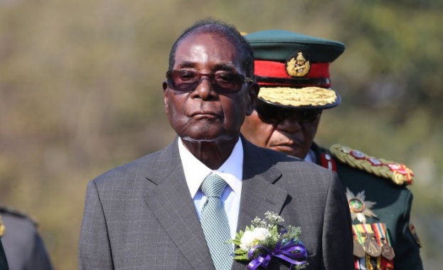 Първа публична проява на Мугабе от преврата в Зимбабве