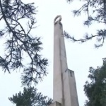 Монумент за Априлското въстание тъне в разруха